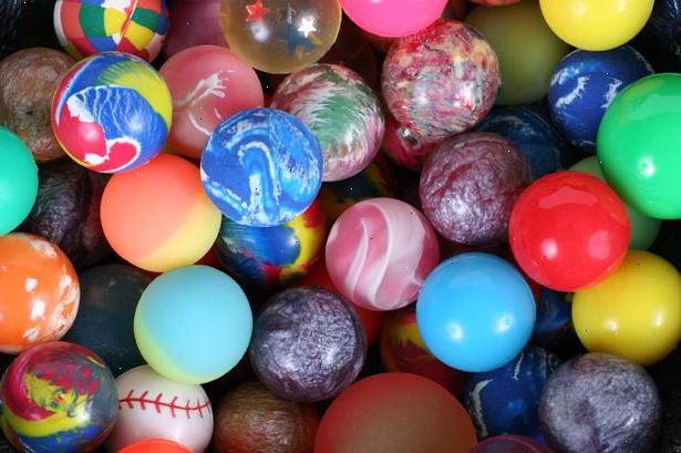 Hvordan lage bouncy baller med polymerer. Balls er fantastisk og morsomt å leke med.