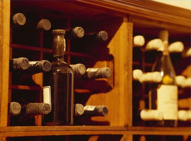 Hvordan organisere din vinsamling. Invester i en vin rack.