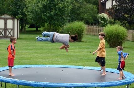 Hvordan å sette en trampoline sammen