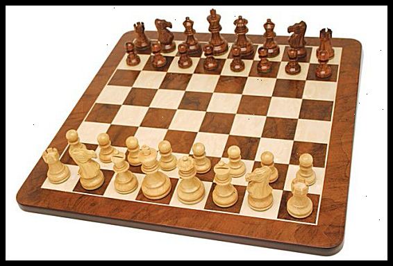 Hvordan sette opp et sjakkbrett. Fordel sjakkbrikkene.